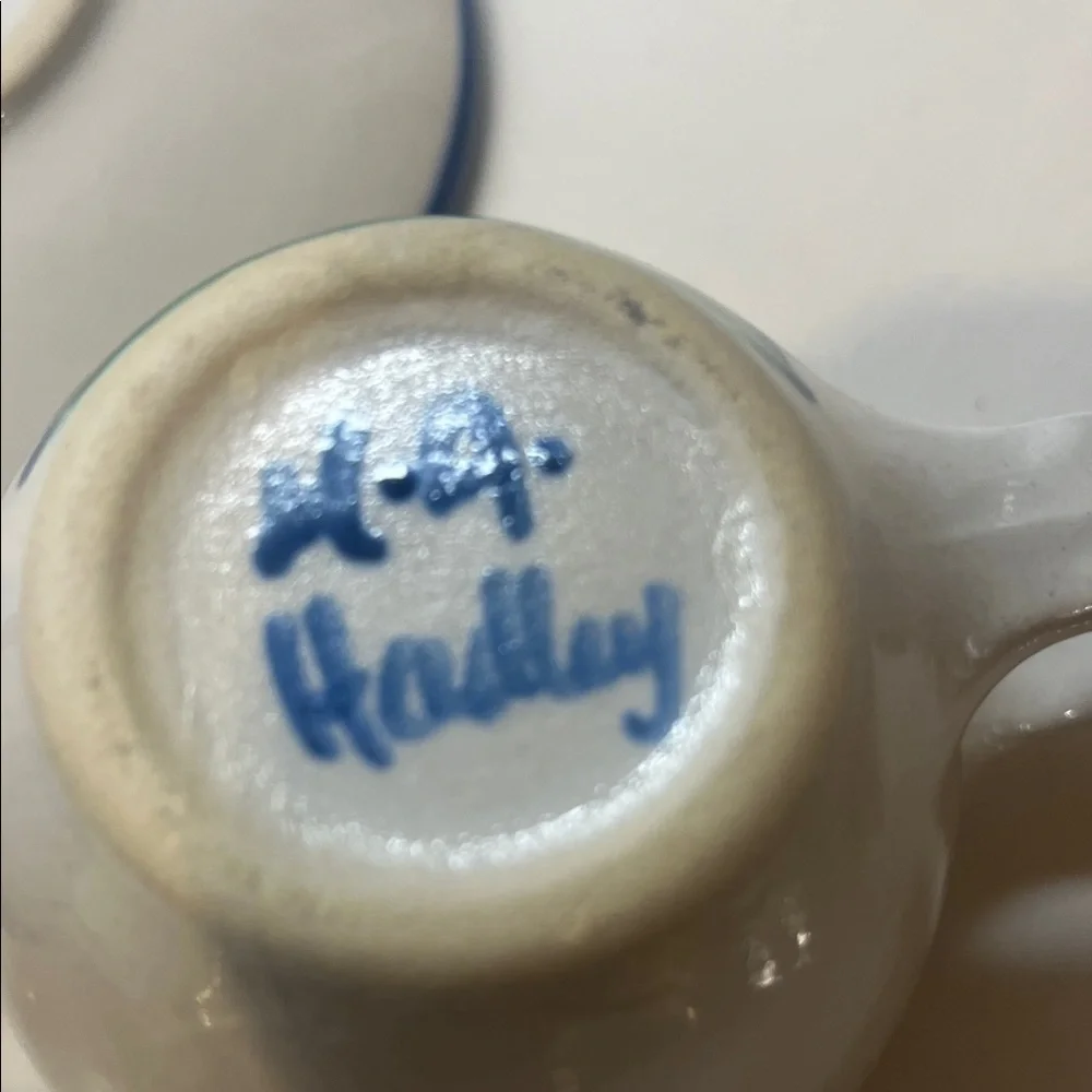 MA Hadley Pottery Stoneware Coffee/ 2 Tea Cups And 1 Saucer - Picture 5 of 8